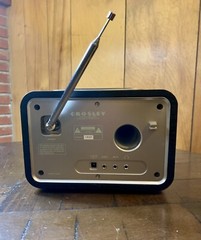 CROSLEY RADIO – SOLO. AM/FM/AUX RECEIVER. MCM RETRO STYLE. Model Cr221