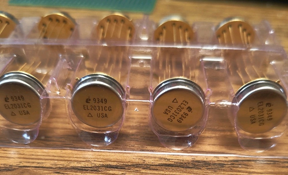 Lot of 10 Elantec EL2031CG High Speed FET Buffer Amplifier ICs – Gold Can –