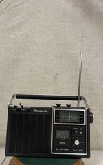 Vintage Panasonic RF-1060 AM/FM Portable Radio 70s