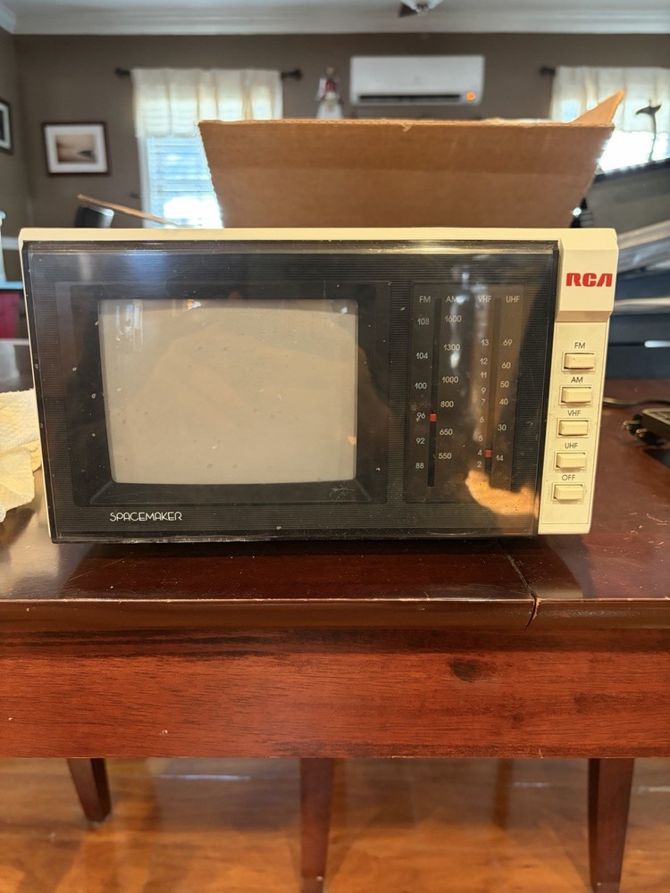 RCA Under Counter B&W Television / Radio(1987)Original Mounting Bracket Included