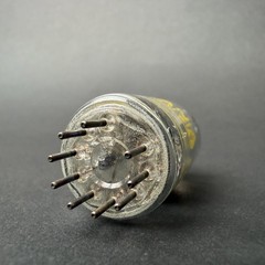 1960’s 12AX7 7025 Sylvania Tube Gray Short Plate O Getter TV7 Test NOS SY-5