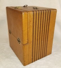 1938-40 Detrola Pee Wee Portable Radio RARE ART DECO Tweed Wrap Suitcase Style