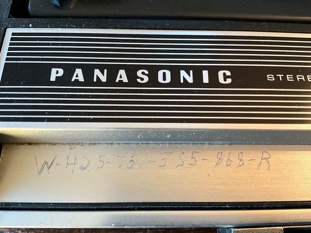 Vintage Panasonic SG-635 Portable Stereo Record Player Phonograph AC/Battery 4-S