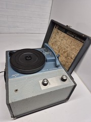 Vintage Califone 1410 K Record Player Needs Needle