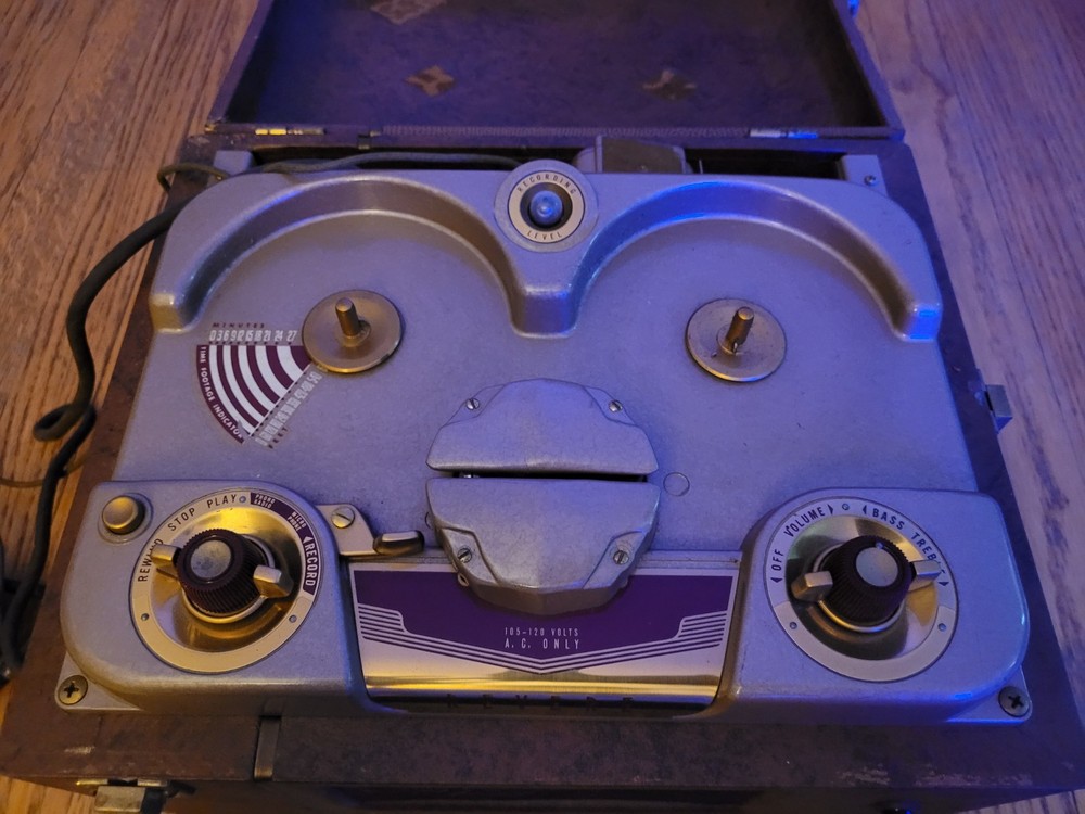 Vintage Revere Model T100 T-100 Reel To Reel Tape Recorder Player W/ Microphone