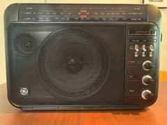 GE Model 7-2887 Super Radio III Long Range AM/FM w/Box – Black – WORKS