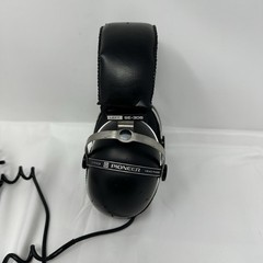 Vintage Pioneer SE-305 Stereo Headphone a 1970’s Wired