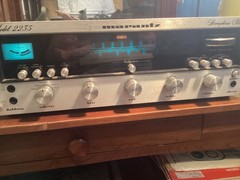 VINTAGE MARANTZ 2235 stereo receiver works well needs back blue lights speakers?