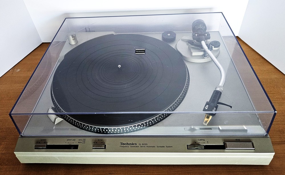 Vintage Technics SL-B205 TurnTable Record Player * Tested Working *