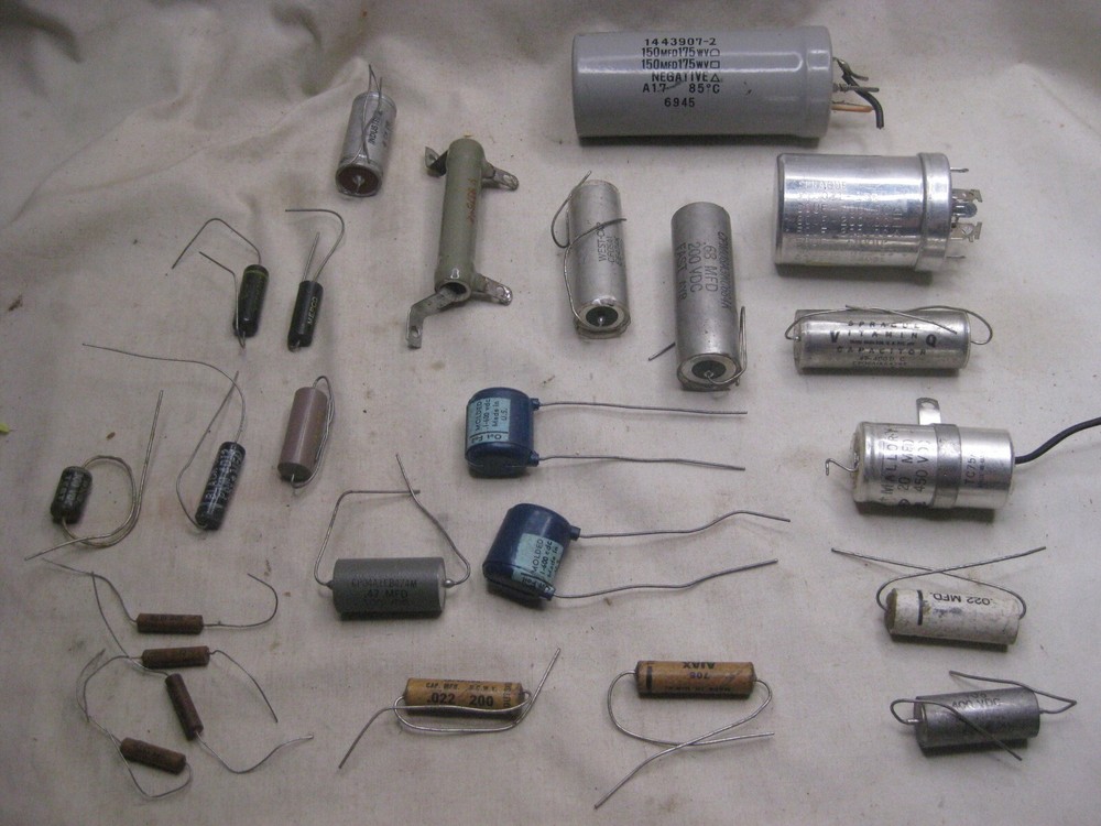 not tested vintage capacitor lot SPRAGUE 270021 Vitamin Q Mallory TC75A x 2 ++