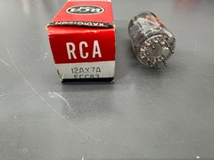 VINTAGE NOS RCA 12AX7A ECC83 PRE AMP TUBE – TESTED EXC – MADE IN USA