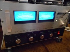McIntosh M2500 500 RMS Watts Solid State Stereo Power Amplifier