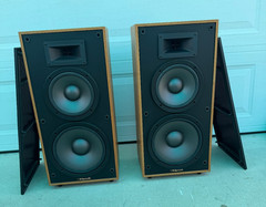 Pair of Vintage Klipsch KG 3.2 speakers Oak Cabinets