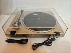Pioneer PL-8 Quartz-PLL Electronic Control Direct Drive Full-Automatic Turntable