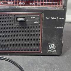 Vintage GE 7-2660D AM FM Two-Way Power Portable Radio AC DC Black Malaysia