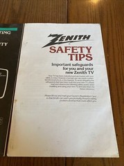 1980’s Zenith Custom Series Color TV Operating Guide Antenna Connection Safety
