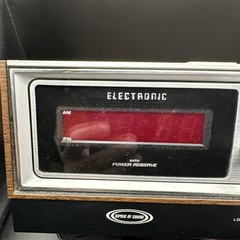 ZENITH Red LED Circle of Sound Alarm Clock Radio – Works Sitcky AM/FM Button