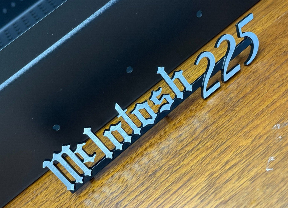 McINTOSH MC225 AMPLIFIER LOGO EMBLEM BADGE BLACK+BRUSHED – for DIY