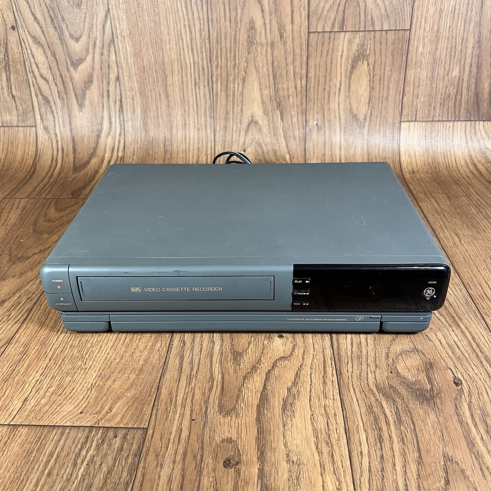 GE VG2021 4-Head VHS Video Cassette Recorder Player Works Great No Remote