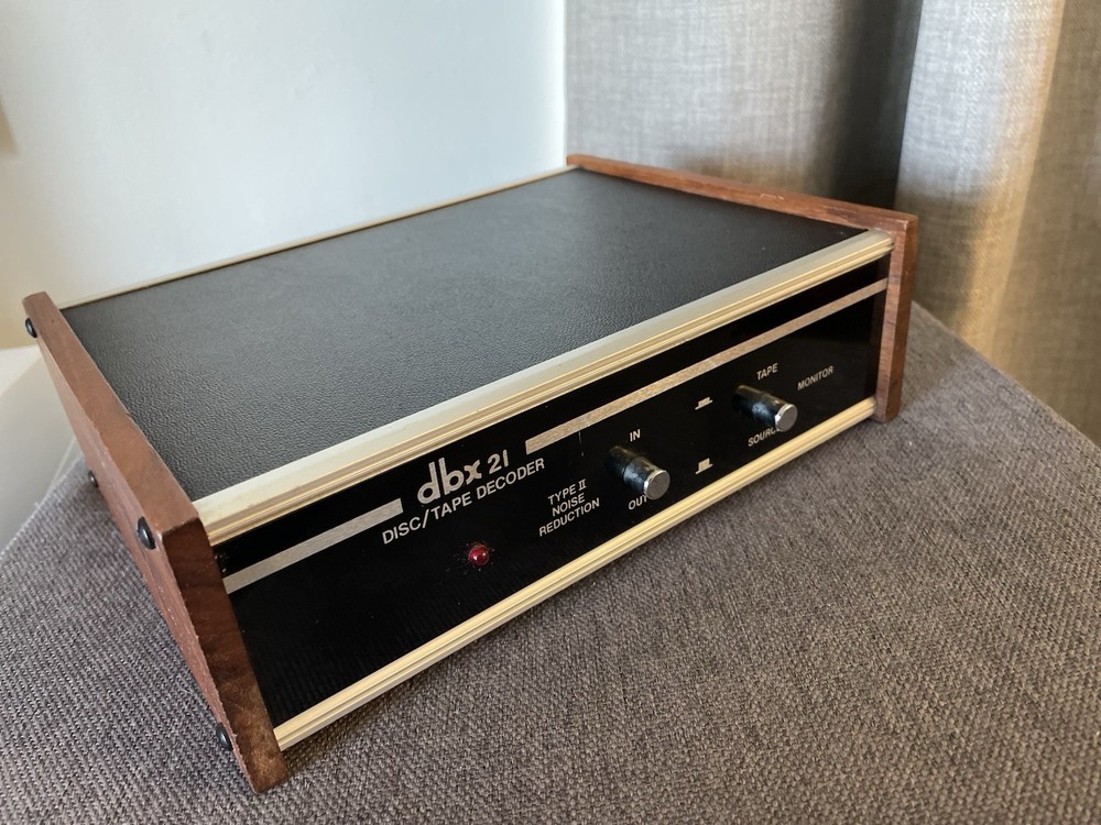 Vintage DBX 21 Disc/ Tape Decoder Noise Reduction Model 21 USA Made 240v