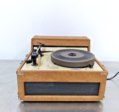 Audiotronics Model 304A, 4-Speed 16/33/45/78 RPM, Turntable, Record Player