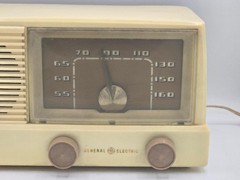 Vintage GE Model 415 Radio