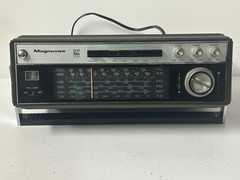 Vintage Magnavox 6 Band Shortwave AM/FM Radio 1R1214 Works Great Free Shipping!