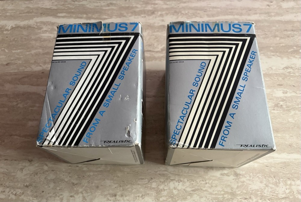 Vintage Realistic Minimus 7 Speakers Silver 40-2034 Set of 2 New Lot Oldstock