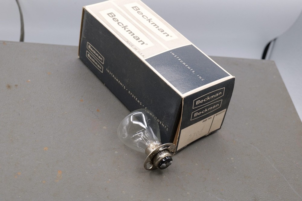 Beckman Instruments Part No. 2305 Vacuum Tube Lamp