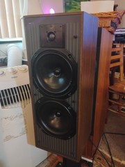 KEF C40 Vintage Speakers Walnut Finish Made In England Very Good Condition