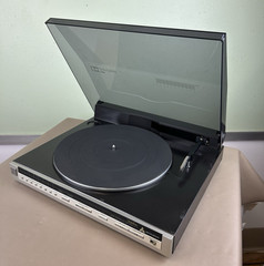 MITSUBISHI LT-5 TURNTABLE
