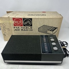 Vtg 1960s RCA Victor Solid State AM FM Tabletop Radio RHC21J NIB