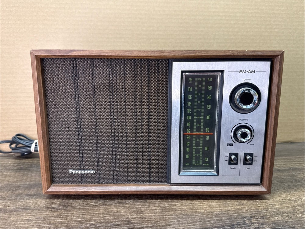 Works!! Vtg MCM Wood Grain PANASONIC #RE-6286 AM/FM Tabletop RADIO /Japan