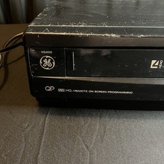 GE Pro-Fect VG4010 4-Head VHS HQ Video Cassette Player/Recorder-untested