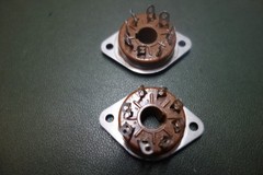 2 Ea Amphenol USA 1 1/2″ 8 Pin Octal Sockets Brown