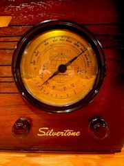Old Wood Vintage Antique Restored Art Deco Radio Converted to a Bluetooth SPK!