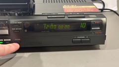 Sony 8 EV-S1 8mm digital w/remote -Powers up, doesn’t play on screen, see video