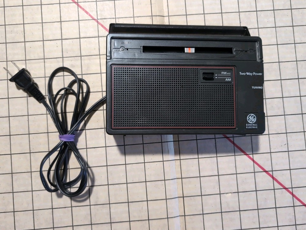 General Electric Two-Way Power 7-26600 AM/FM Portable Radio Tested/Works – ISSUE