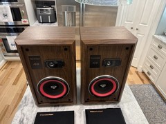 Cerwin Vega AT-8 Vintage 2-WAY Floor Speakers Refoamed Woofers Tested Late 1980s
