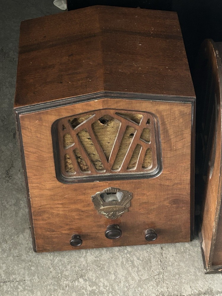 RARE 1930s Dewald LIttle Giant cathedral/tombstone Radio Rare