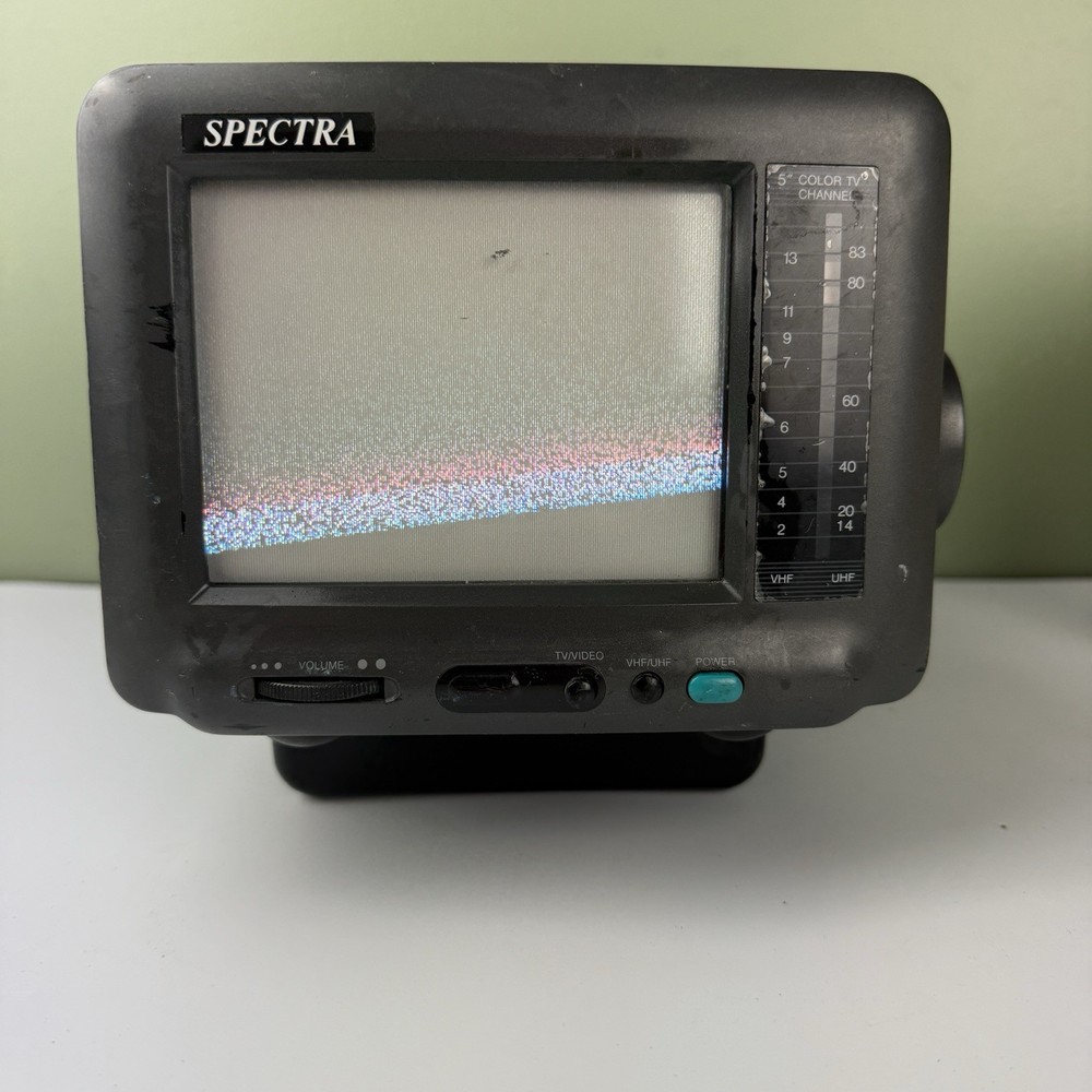 Vtg Spectra 5” Portable Color TV Comes With Battery Adapter No Wall Plug