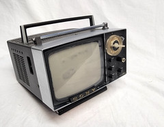 Vintage Sony 5-303W All Transistor Portable Analog Micro TV w/ Case – Japan