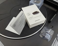 Vector Research VT-280 Linear Tracking Turntable -Cleaned -Tested -New Stylus