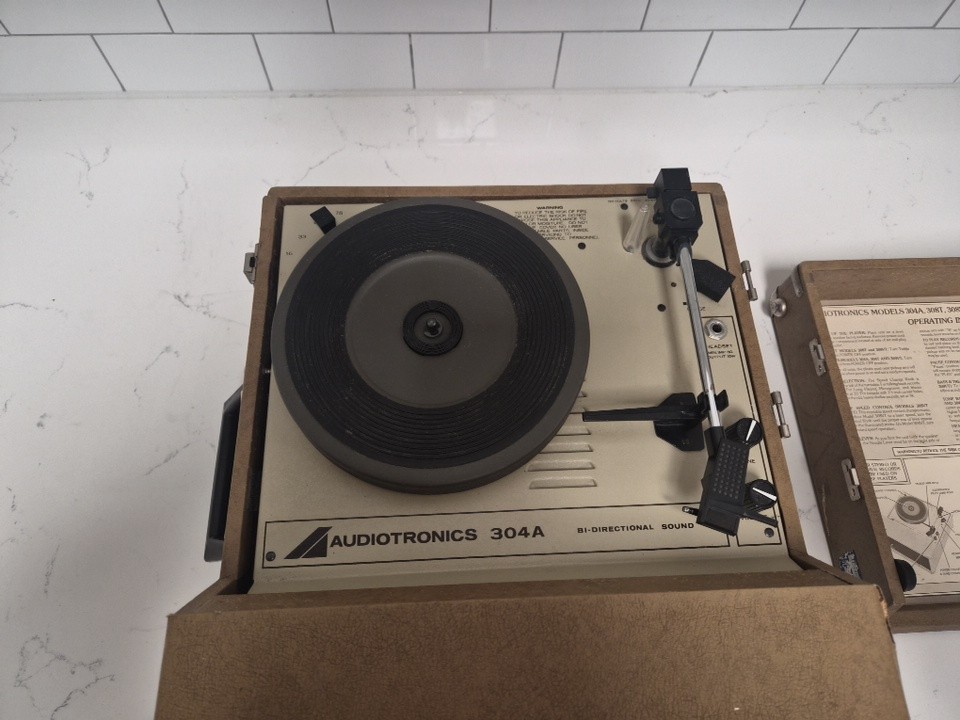 Vintage AudioTronics Model 304A Turntable – Speeds: 16, 33, 45, 78 Works Great