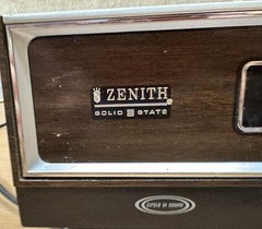 Vintage Zenith Solid State Circle of Sound AM/FM Radio Model J421W Works!