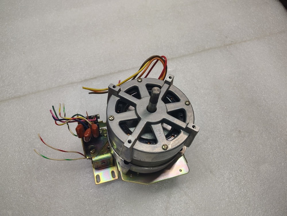 TEAC A-3300 SX reel to reel motor EM1479, right side, take up motor