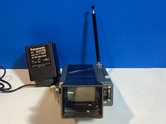 Vintage 1984 Panasonic Travelvision TR-1030P TV AC/DC 4-Way Works W Power supply