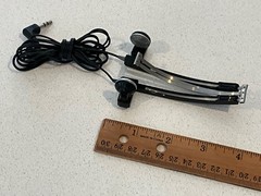 Vintage Radio Shack FOLDABLE Wired In-Ear Headphones, 40 inch cord