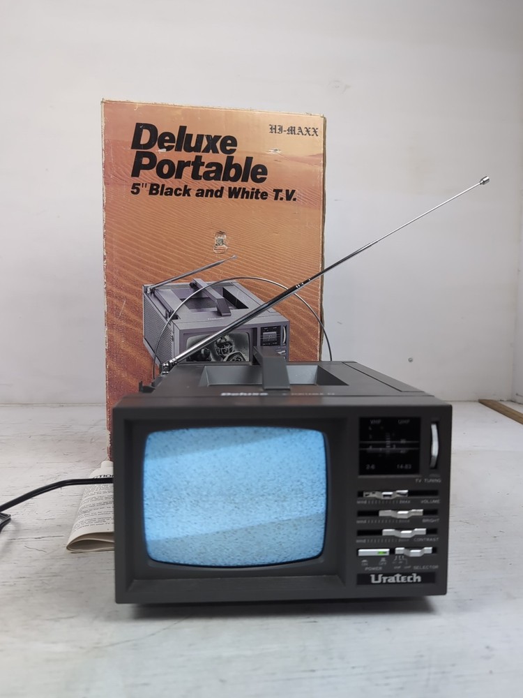 Uratech Model Ct-105 Deluxe Portable TV 5” Battery Operated External Antenna Box