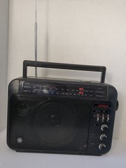 Vintage GE Superadio Long Range AM FM Hi Performance Super Radio 7-2887B TESTED